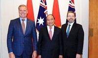   PM Nguyen Xuan Phuc melakukan pertemuan dengan Ketua Majelis Tinggi dan Majelis Rendah Australia