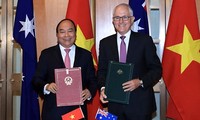 PM Vietnam, Nguyen Xuan Phuc dan PM Australia, Malcolm Turnbull menandatangani Pernyataan Bersama tentang penggalangan hubungan Kemitraan Strategis antara dua negara