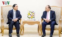 PM Viet Nam, Nguyen Xuan Phuc menerima Deputi PM, Kepala Inspektorat Pemerintah Laos
