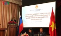 Wapres Viet Nam, Dang Thi Ngoc Thinh melakukan pertemuan dengan komunitas orang Vietnam di Rusia