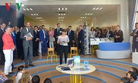 PM Perancis, Edouard Philippe menghadiri acara peresmian sekolah Alexandre Yersin
