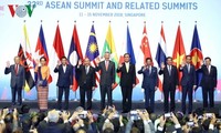 PM Viet Nam, Nguyen Xuan Phuc berbagi gagasan-gagasan Viet Nam di KTT ASEAN ke-33