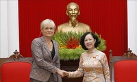 Delegasi Partai Sayap Kiri Jerman melakukan kunjungan kerja di Viet Nam