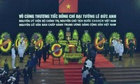 Upacara melayat mantan Presiden Vietnam, Le Duc Anh berlangsung secara khidmat