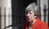 Inggris: Para tokoh yang menonjol dalam Partai Konservatif mulai melakukan kampanye untuk kursi PM