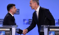  Presiden Baru Ukraina, Volodymyr Zelenskiy menegaskan tujuan menjalankan politik masuk Uni Eropa dan NATO, bersedia melakukan perundingan dengan Rusia