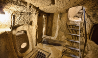 Meminta kepada UNESCO supaya mengakui Terowongan Cu Chi sebagai Pusaka Dunia