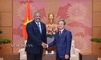 Wakil Ketua MN Vietnam, Do Ba Ty menerima Ketua Mahkamah Agung Rakyat Kuba