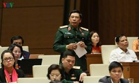 Persidangan ke-8 MN Vietnam angkatan XIV: Selalu menjunjung tinggi semangat waspada untuk membela kedaulatan Vietnam di Laut Timur
