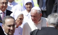 Paus Fransiskus memulai kunjungan di Thailand