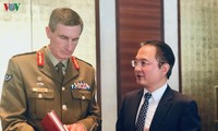 Memperkenalkan Buku Putih Pertahanan Vietnam Tahun 2019 di Australia