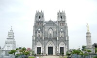 Gereja Phu Nhai, salah satu di antara empat Basilika Kecil di Vietnam