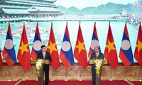 Viet Nam dan Laos membahas strategi kerjsama untuk waktu 10 tahun mendatang