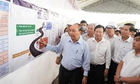 PM Vietnam, Nguyen Xuan Phuc memeriksa kecepatan pembangunan jalan tol Trung Luong – My Thuan