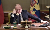 Presiden Rusia, Vladimir Putin melakukan pembicaraan telepon dengan beberapa negara tentang masalah minyak tambang