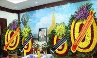 Acara berziarah kepada mantan PM Laos, Sisavath Keobounphanh di Kedubes Laos untuk Vietnam
