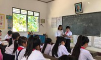 Guru Vietnam Sepenuh Hati dengan Pekerjaan di Negeri Jutaan Gajah