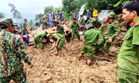 Komunitas Internasional Membantu Warga Vietnam Tengah Mengatasi Dampak Bencana Alam Hujan Lebat dan Banjir Bandang