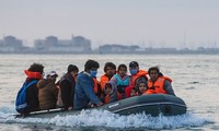  Inggris Temukan Lebih Dari 1000 Orang yang Berusaha Terobos Selat Manche