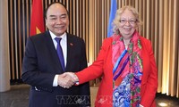 Presiden Nguyen Xuan Phuc Temui Direktur Jenderal Kantor PBB, Tatiana Valoya