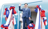Ketua MN Vuong Dinh Hue Mulai Kunjungan Resmi di Laos