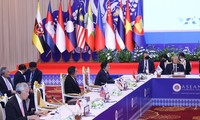 Vietnam Berpartisipasi dan Secara Aktif Berkontribusi pada Keberhasilan KTT ASEAN dan Berbagai Konferensi Terkait