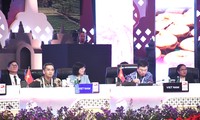 Mengesahkan Pernyataan Bersama Konferensi Ke-10 Menteri Keuangan dan Gubernur Bank Sentral ASEAN