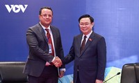 Ketua MN Vietnam, Vuong Dinh Hue Menerima Wakil Ketua Parlemen Aljazair, Monder Mounden