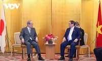 PM Vietnam, Pham Minh Chinh Menerima Mantan PM Jepang, Fukuda Yasuo