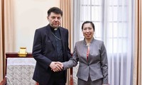 Deputi Menlu Vietnam, Le Thi Thu Hang Menerima Wakil Tetap Takhta Suci Vatikan di Vietnam