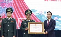 Presiden Vietnam, Vo Van Thuong Sampaikan Bintang Jasa Kemenangan Kelas Kedua kepada Tentara Perbatasan