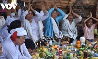 Puluhan Ribu Orang Hadiri Festival Menara Dewi Ponagar