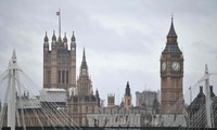 UK passes parliament early general election