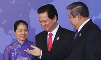 Участие премьер-министра Вьетнама в 19-м саммите АСЕАН
