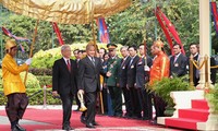 Церемония встречи Генерального секретаря ЦК КПВ в Королевском дворце Камбоджи