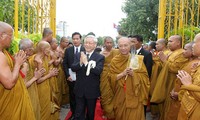 Генеральный секретарь ЦК КПВ Нгуен Фу Чонг продолжает визит в Камбоджу