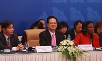 Доноры обязались предоставить Вьетнаму около 7,4 млрд. долларов  в 2012 году