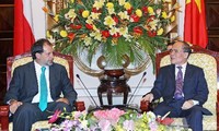 Переговоры между спикером вьетнамского парламента и председателем Сената Чили