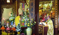 Церемония освящения статуи Будды в пагоде Тюклам во Франции