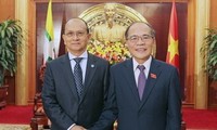 Спикер Вьетнамского парламента принял президента Мьянмы