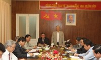 Рабочая встреча Нгуен Фу Чонга с Постоянным комитетом Центрального...
