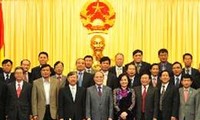 Нгуен Шинь Хунг принял глав представительств Вьетнама за границей