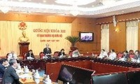 Постоянный комитет вьетнамского парламента обсудил 3 законопроекта