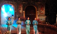 Более 35 тысяч туристов прибыли в город Хюэ для участия в Фестивале Хюэ-2012