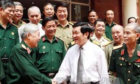 Президент СРВ провел рабочую встречу с Обществом вьетнамских ветеранов войны