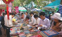 Открылся праздник книг и культуры чтения-2012