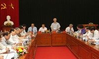 Нгуен Фу Чонг посетил Национальную административно-политическую академию...
