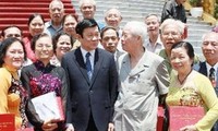 Чыонг Тан Шанг принял делегацию бывших помощников президента Хо Ши Мина