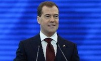 Нгуен Фу Чонг поздравил Медведева с избранием председателем "Единой России"