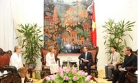 Нгуен Тхиен Нян принял делегацию Американского Совета по науке и здоровью